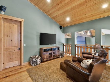 15043 Wolfgang Road, Truckee, CA 96161 Photo