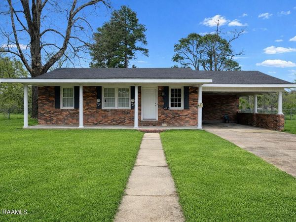 1359 Cherokee Drive , Opelousas, LA 70570