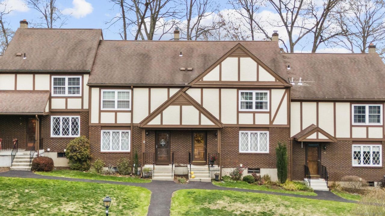 15 Derbyshire, Unit 15, Derby, CT 06418 Main Photo