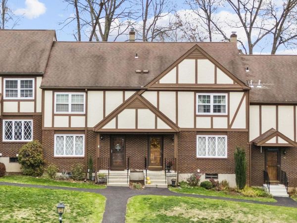 15 Derbyshire, Unit 15, Derby, CT 06418