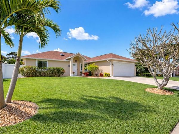 1421 Bermuda RD, MARCO ISLAND, FL 34145