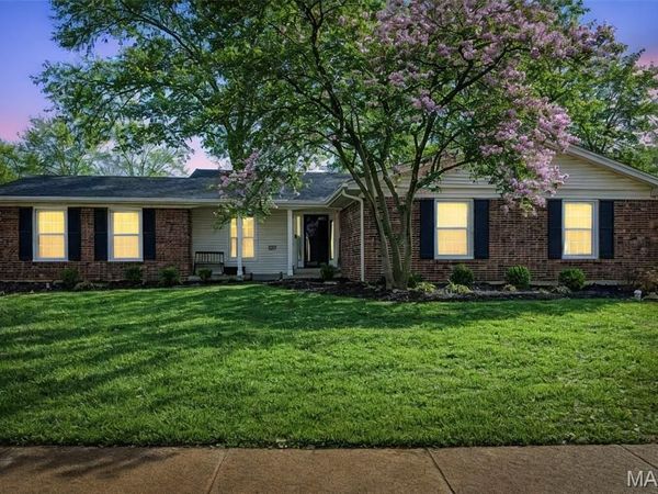 909 Dutch Mill Drive, Ballwin, MO 63011