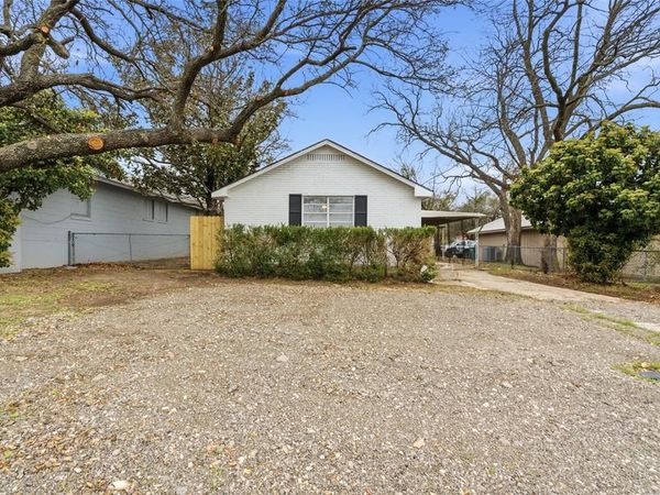 1102 E Washington Street, Stephenville, TX 76401