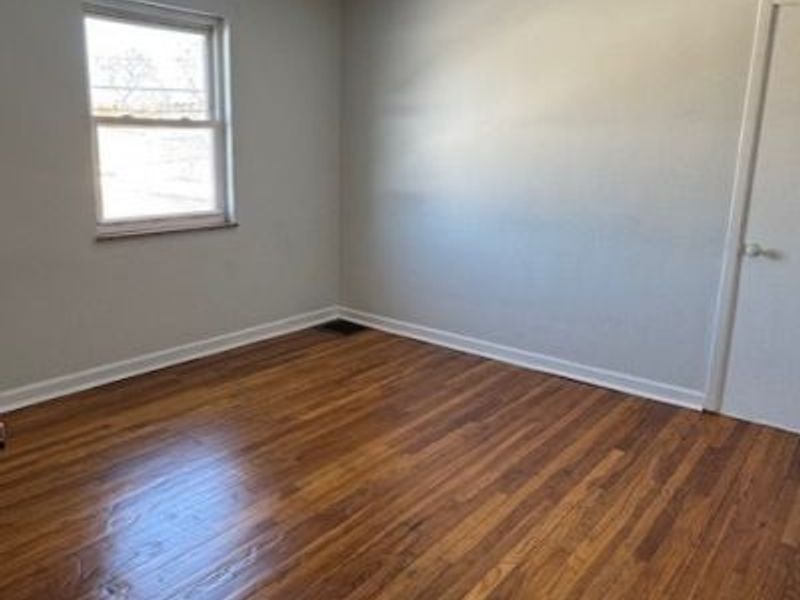 455 E 200th Street , Euclid, OH 44119 Photo 4