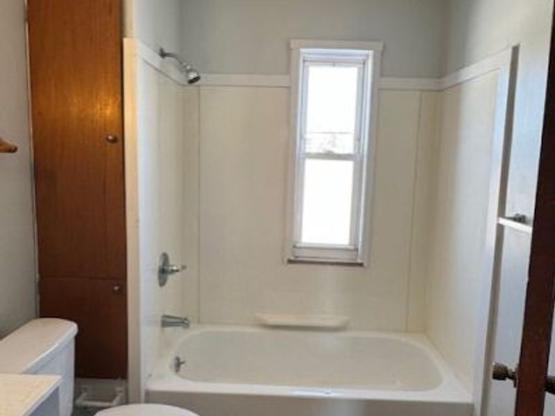 455 E 200th Street , Euclid, OH 44119 Photo 5