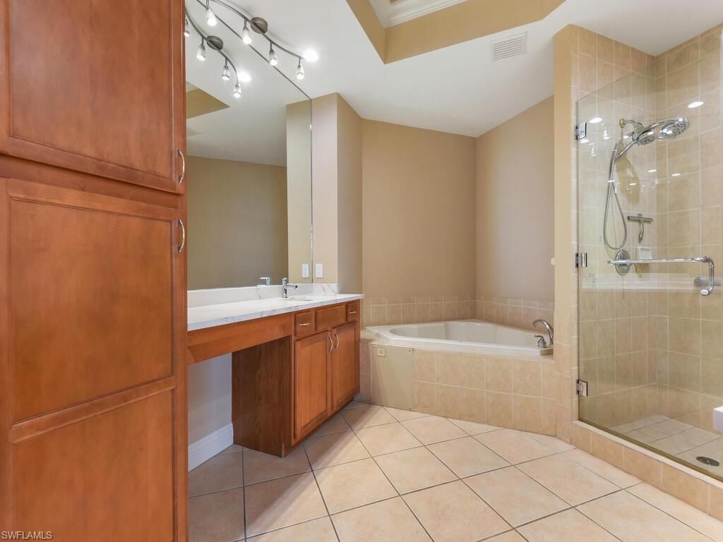 2104 W 1st St, Unit 2304, Fort Myers, FL 33901 Photo