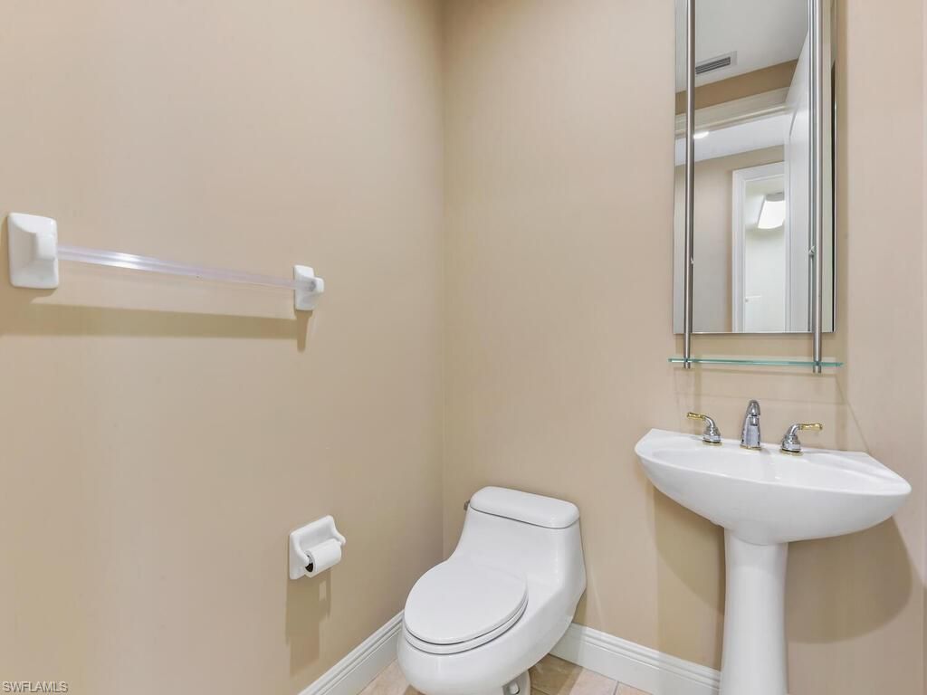 2104 W 1st St, Unit 2304, Fort Myers, FL 33901 Photo