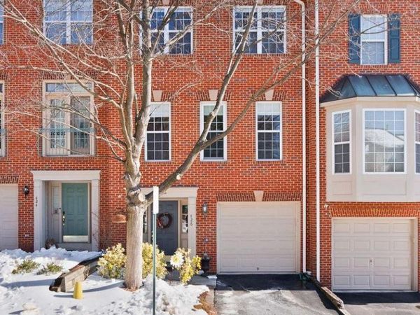 426 STANTON PLACE, ALEXANDRIA, VA 22304