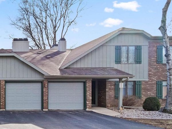 2964 MOSSY OAK CIRCLE, Green Bay, WI 54311