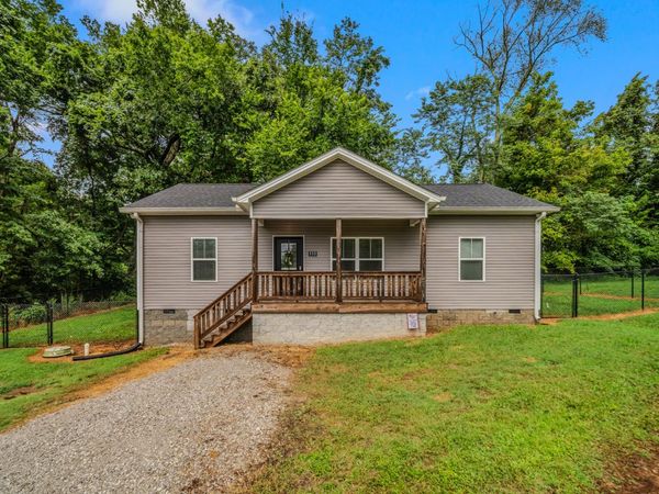 112 Holland Dr, Burns, TN 37029
