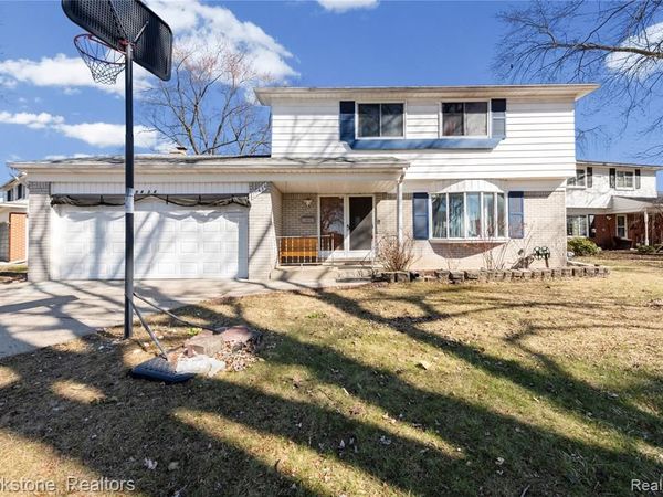 29434 Walker Drive, Warren, MI 48092