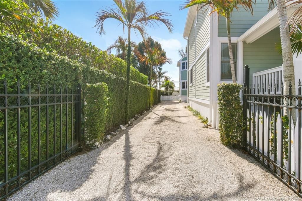 9172 SE Apollo Street, Hobe Sound, FL 33455 Photo