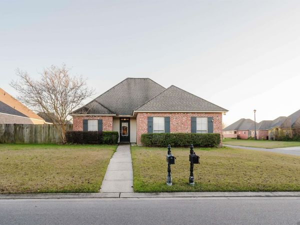 40417 Cross Creek, Gonzales, LA 70737