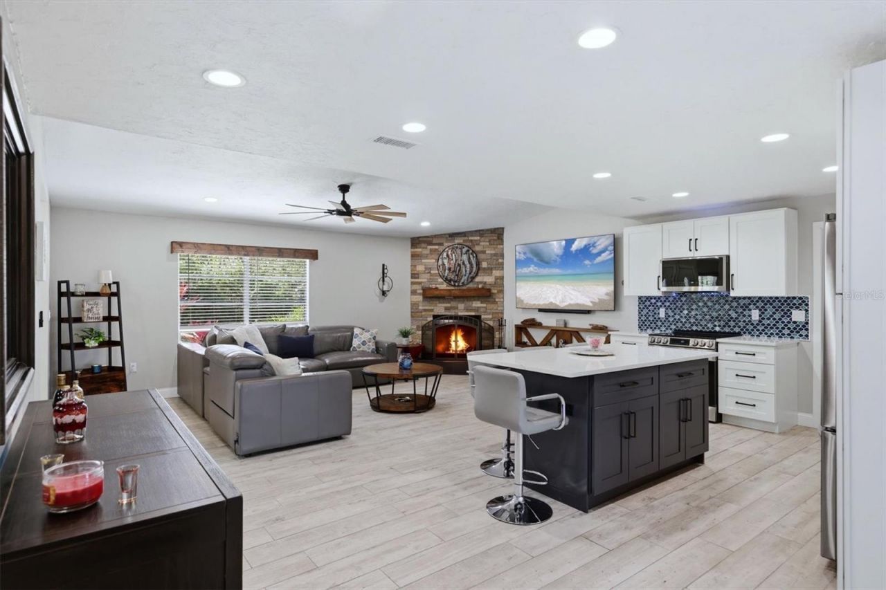 1417 70th Street Court E, Bradenton, FL 34208 Photo