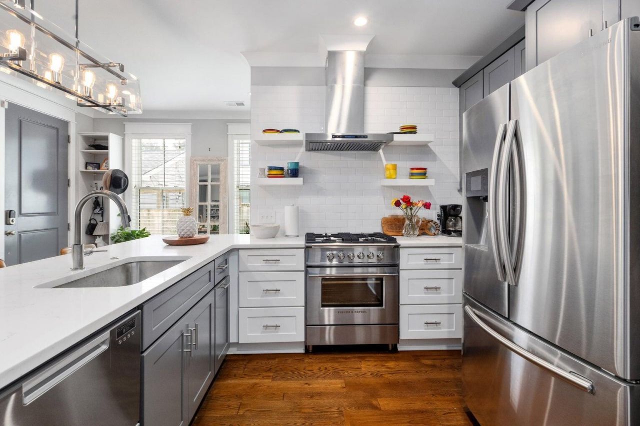 3 1/2 Maranda Holmes Street Photo 10