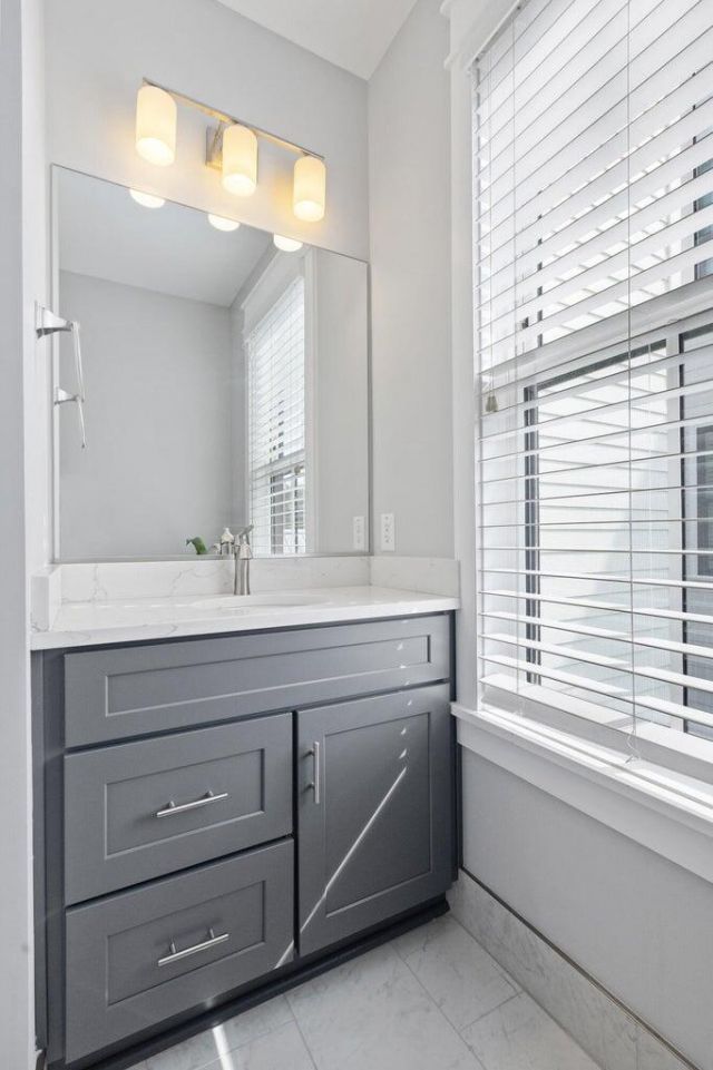 3 1/2 Maranda Holmes Street Photo 20