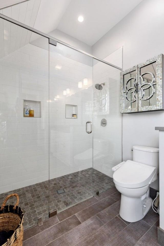 3 1/2 Maranda Holmes Street Photo 26