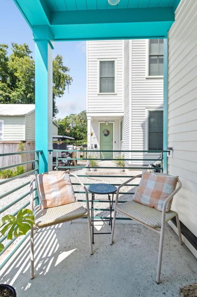 3 1/2 Maranda Holmes Street Photo 31