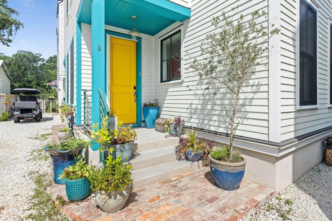 3 1/2 Maranda Holmes Street Photo 32