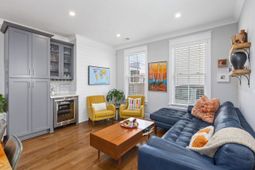 3 1/2 Maranda Holmes Street photo 4