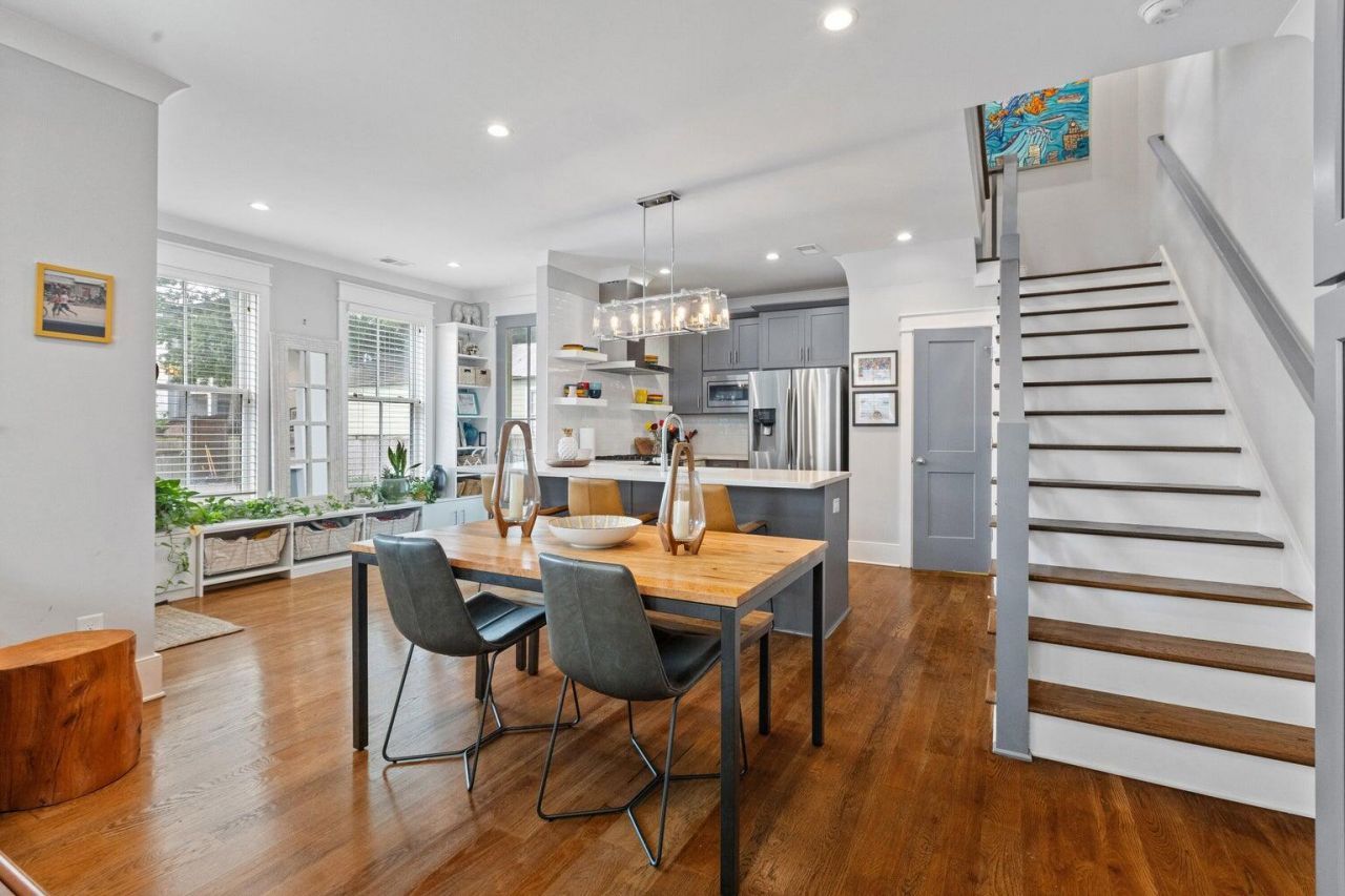 3 1/2 Maranda Holmes Street Photo 7