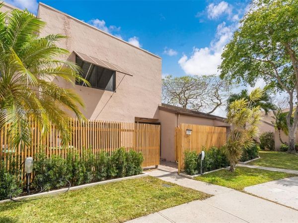 1305 NW 122nd Ter , Pembroke Pines, FL 33026