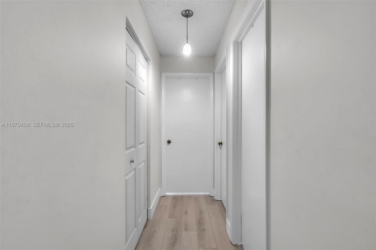 1305 NW 122nd Ter, Pembroke Pines, FL 33026 Photo