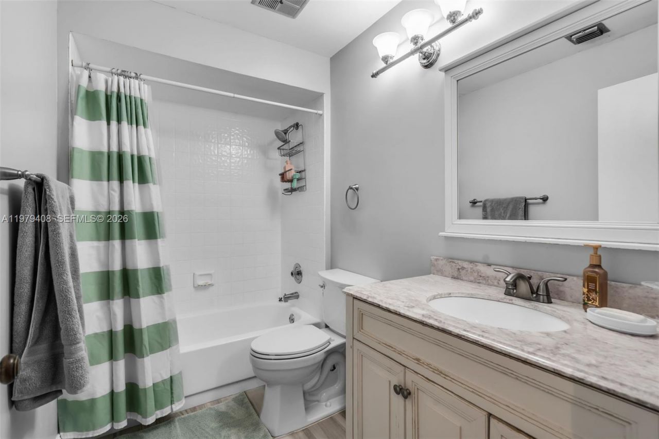 1305 NW 122nd Ter , Pembroke Pines, FL 33026 Photo