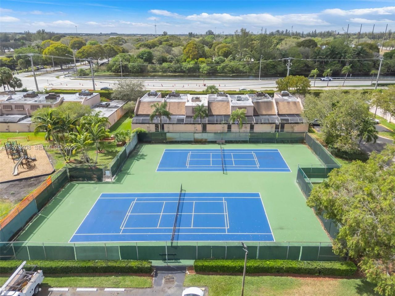 1305 NW 122nd Ter , Pembroke Pines, FL 33026 Photo