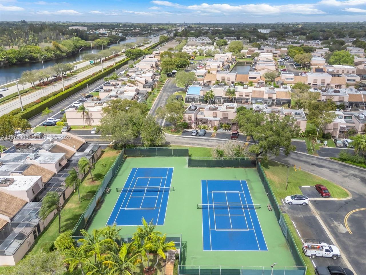 1305 NW 122nd Ter, Pembroke Pines, FL 33026 Photo