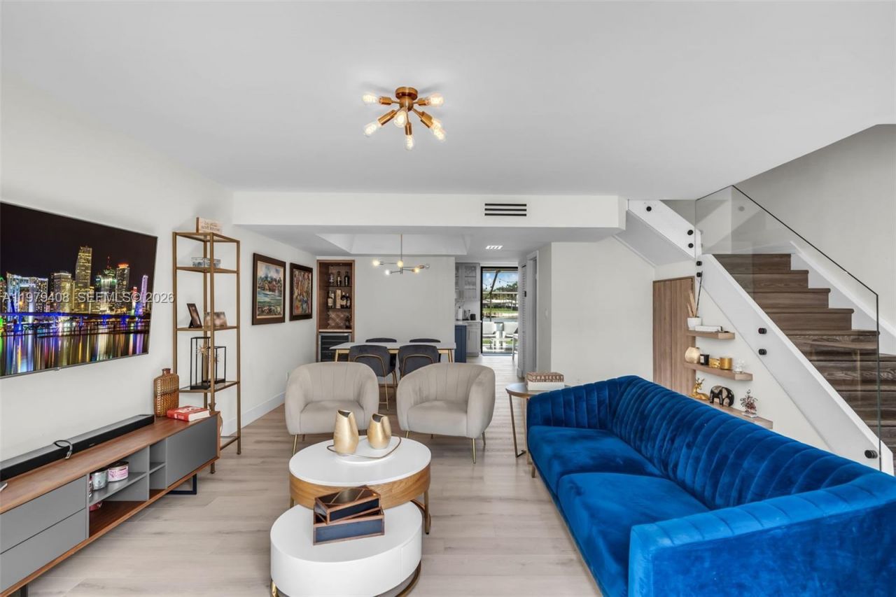 1305 NW 122nd Ter, Pembroke Pines, FL 33026 Photo