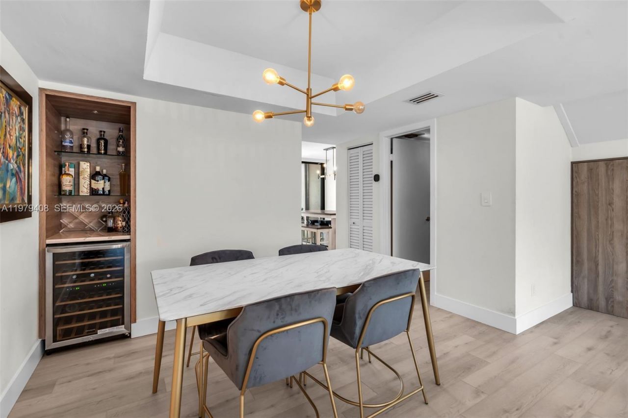 1305 NW 122nd Ter, Pembroke Pines, FL 33026 Photo