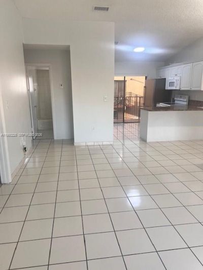 2815 W 76th St, Unit 202-17, Hialeah, FL 33018 Photo