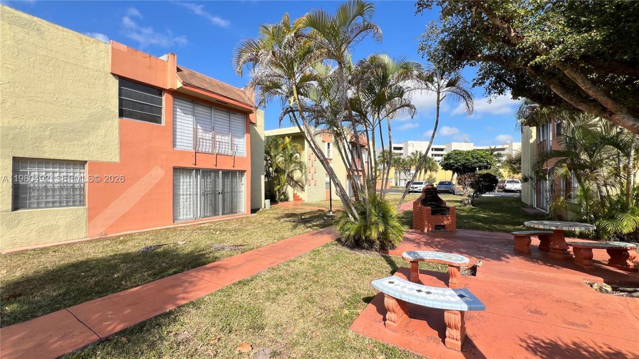 9331 SW 4th St , Unit 101A, Miami, FL 33174 Photo