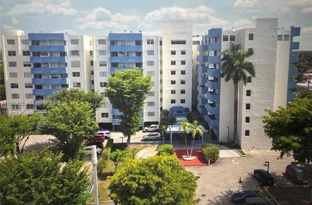 5050 NW 7th St, Unit 511, Miami, FL 33126 Photo