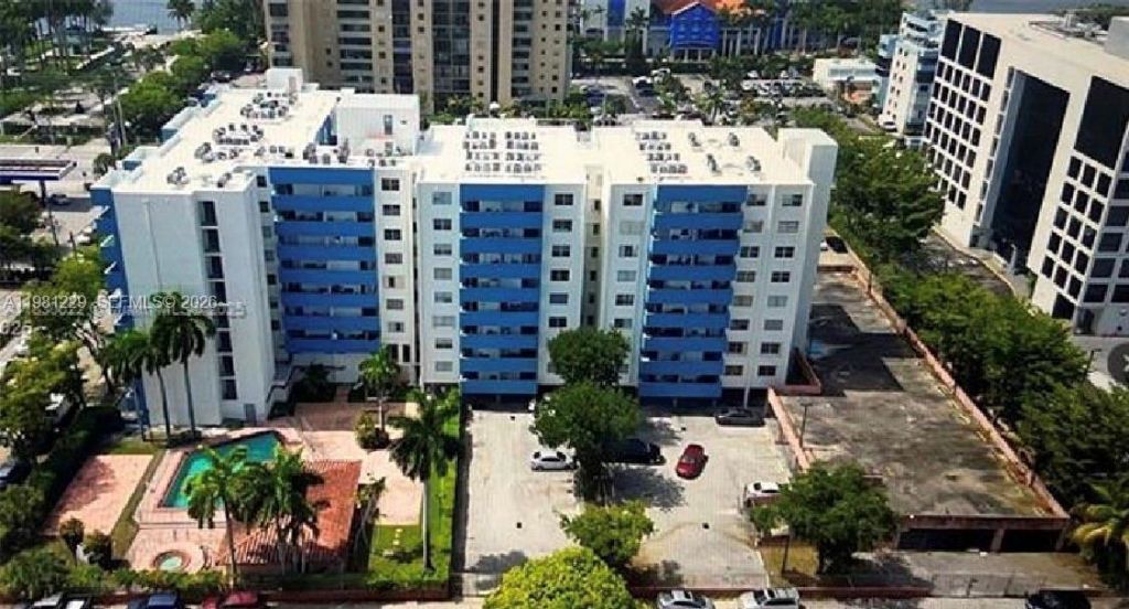 5050 NW 7th St, Unit 511, Miami, FL 33126 Photo