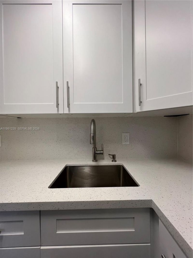 5050 NW 7th St , Unit 511, Miami, FL 33126 Photo