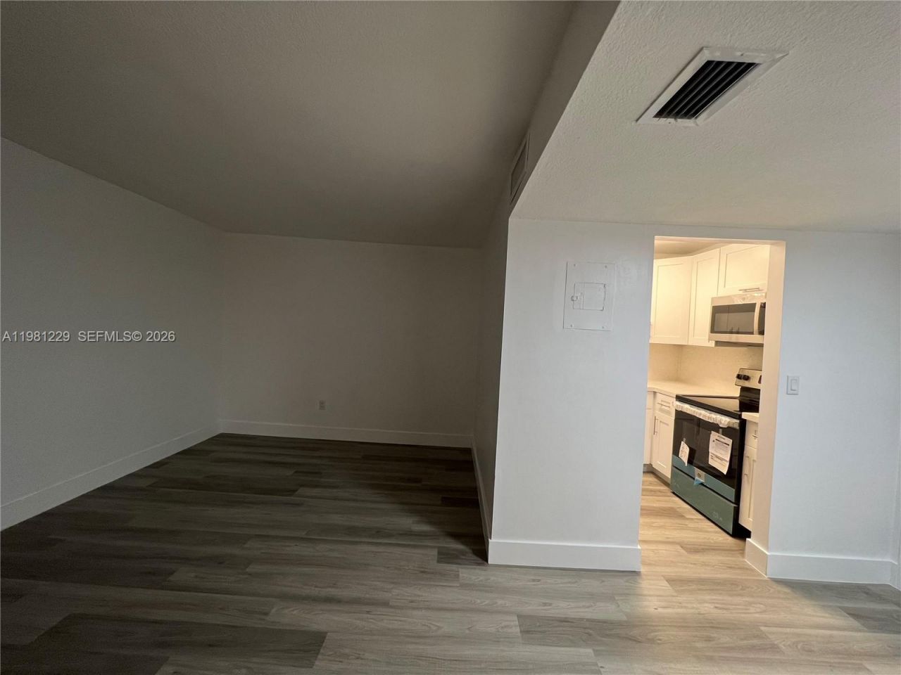 5050 NW 7th St , Unit 511, Miami, FL 33126 Photo