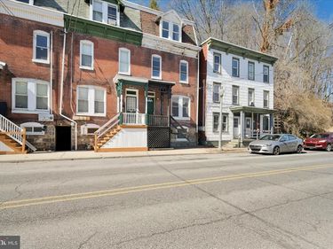 621 N CENTRE STREET, POTTSVILLE, PA 17901