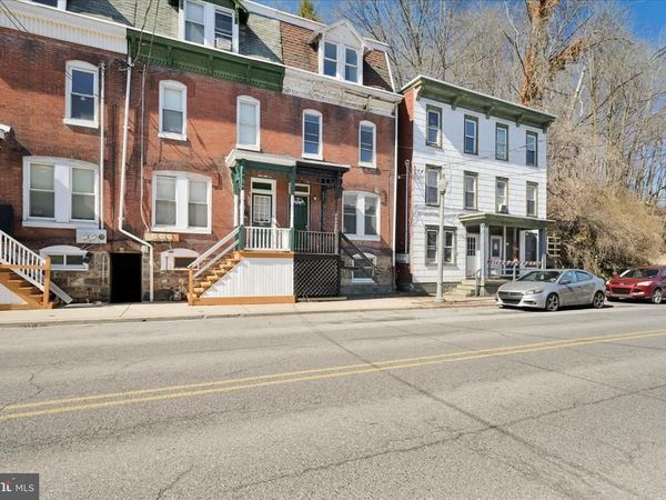 621 N CENTRE STREET, POTTSVILLE, PA 17901