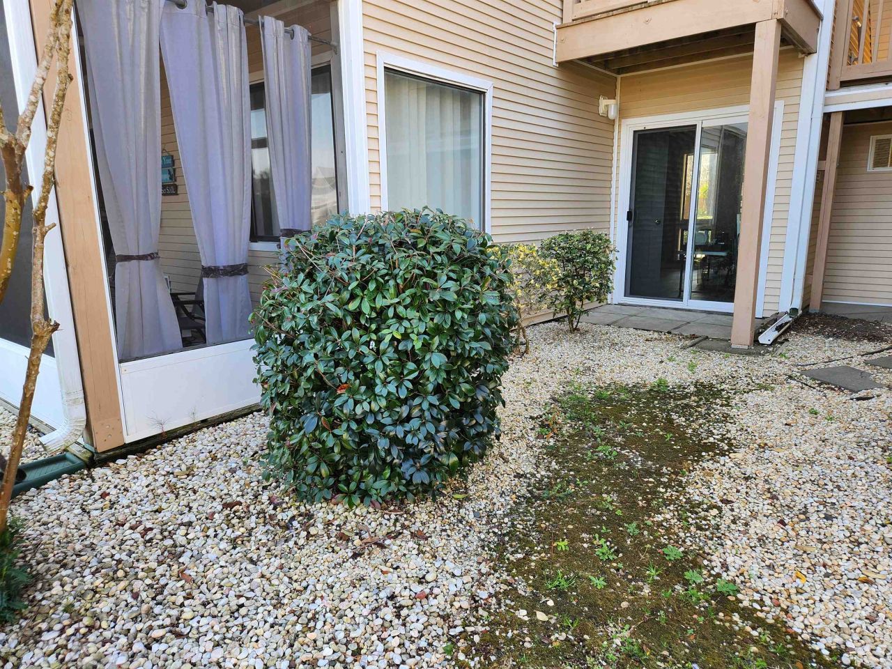 1025 Plantation Dr. W Photo 7