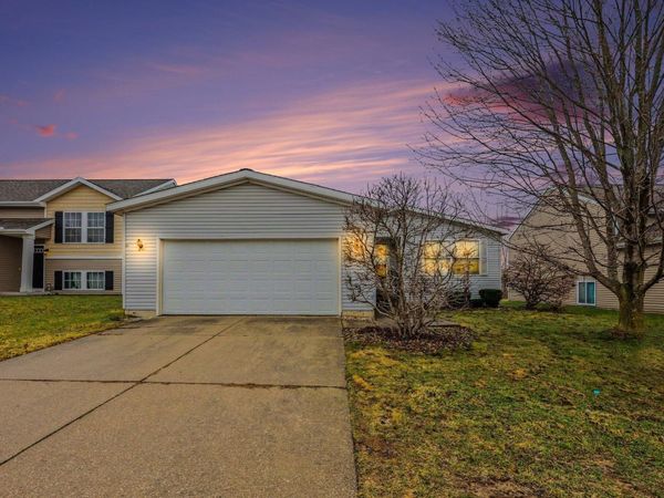 6589 Moss Lake Drive, Hudsonville, MI 49426