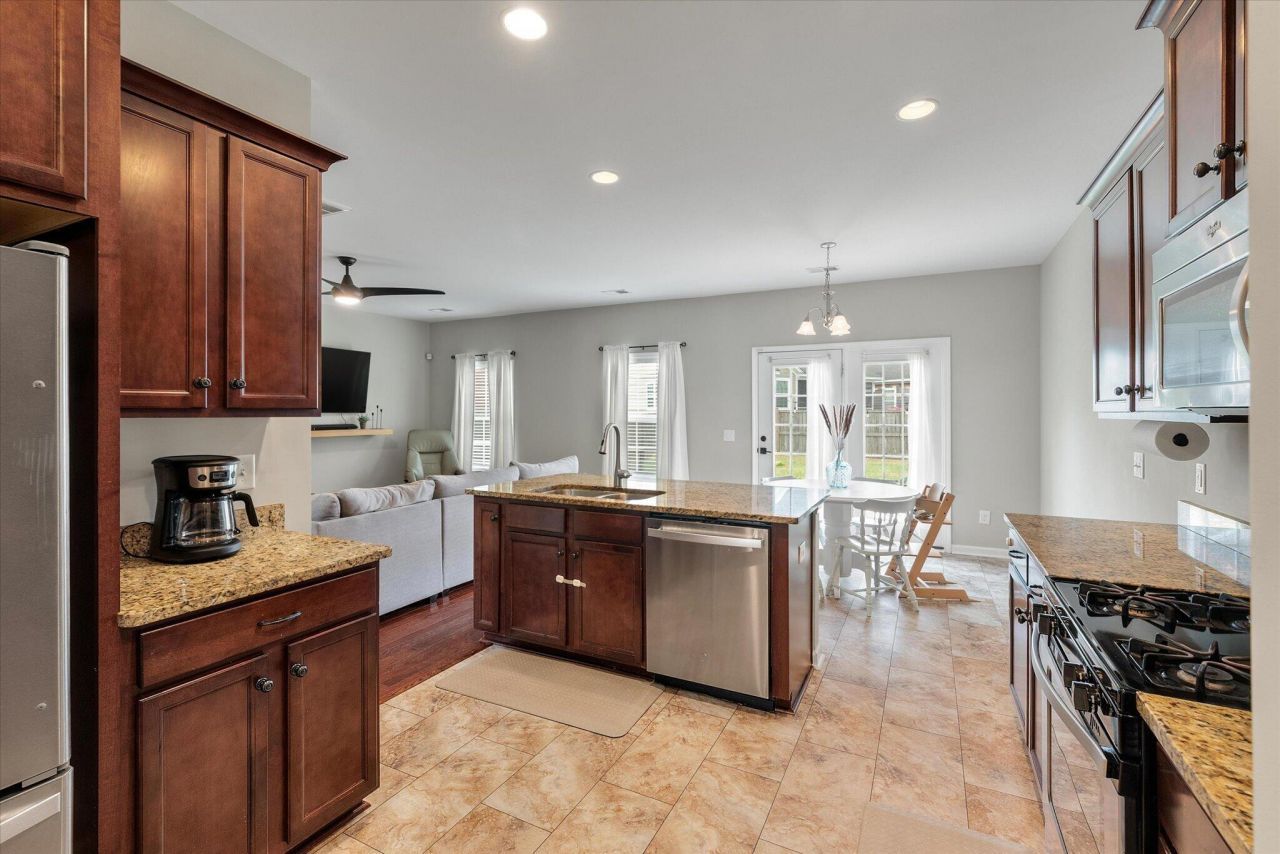 8536 Majestic Street Photo 14