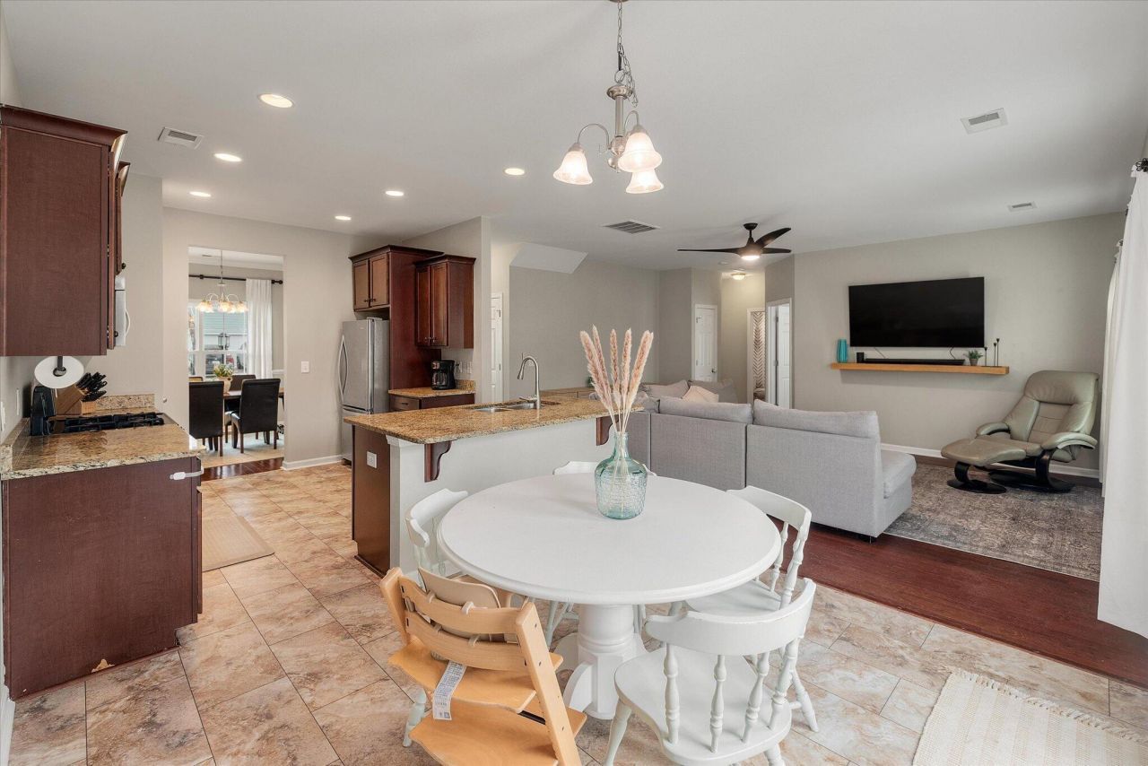 8536 Majestic Street Photo 17