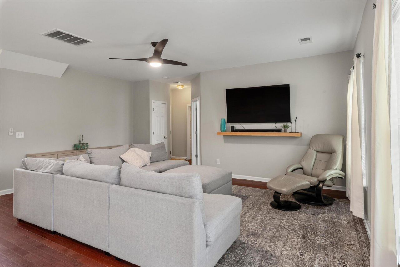 8536 Majestic Street Photo 18