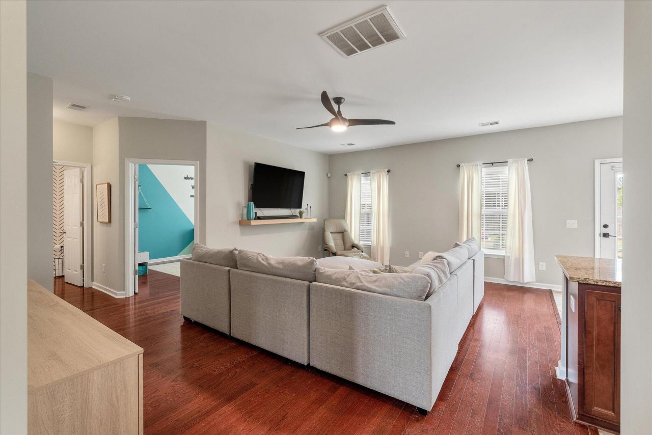 8536 Majestic Street Photo 21