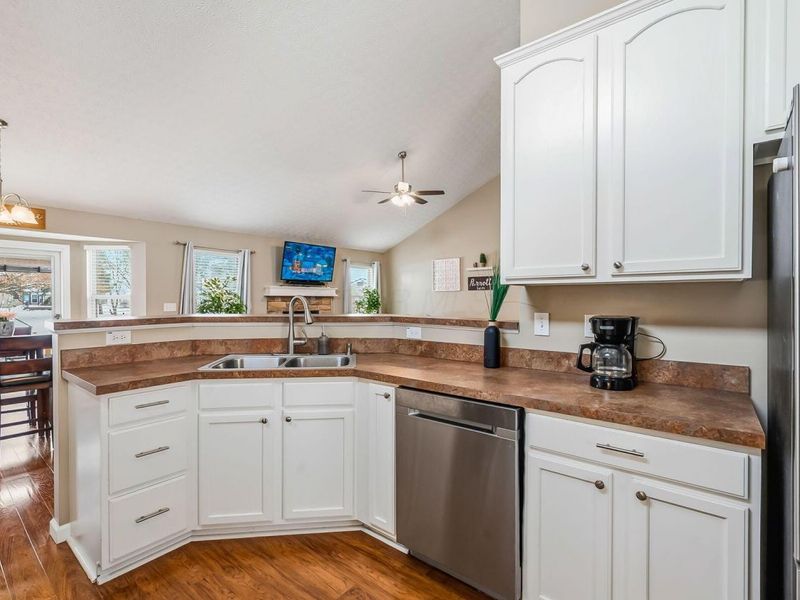 4032 Ponds Edge Street Street, Grove City, OH 43123 Photo 12