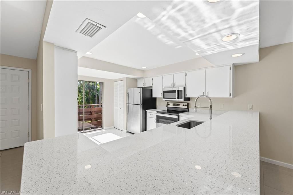 116 Pinebrook Dr, Fort Myers, FL 33907 Photo