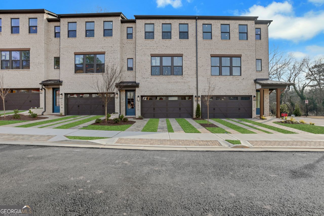 121 Bridgecrest Road, Unit 26, Roswell, GA 30075 Main Photo