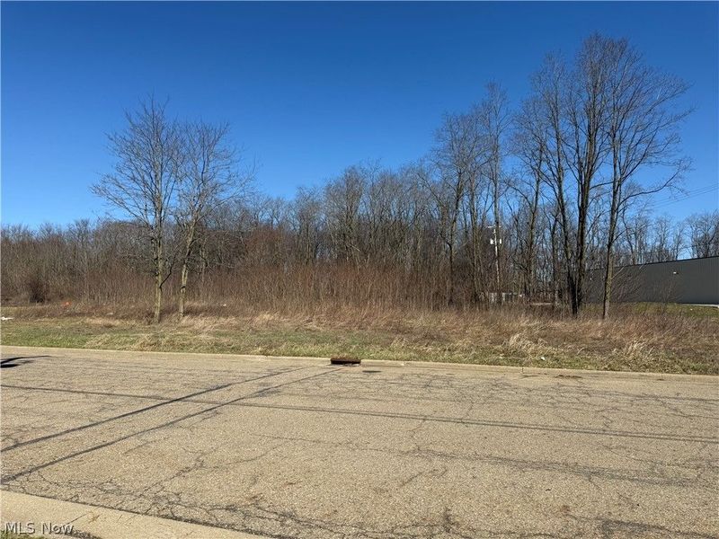 V/L Enterprise Circle , Louisville, OH 44641 Photo 8